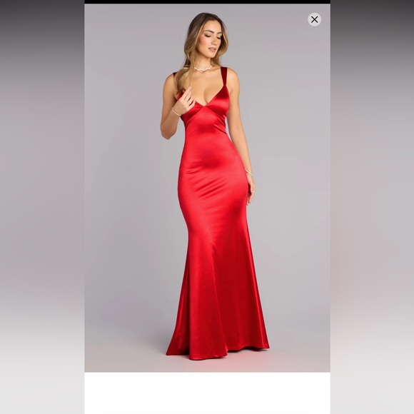 Windsor Dresses & Skirts - Rya Satin Lace-Up Mermaid Formal